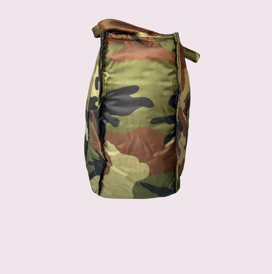 Bolsa TOTE de Nylon - Camuflada (forro verde limão)