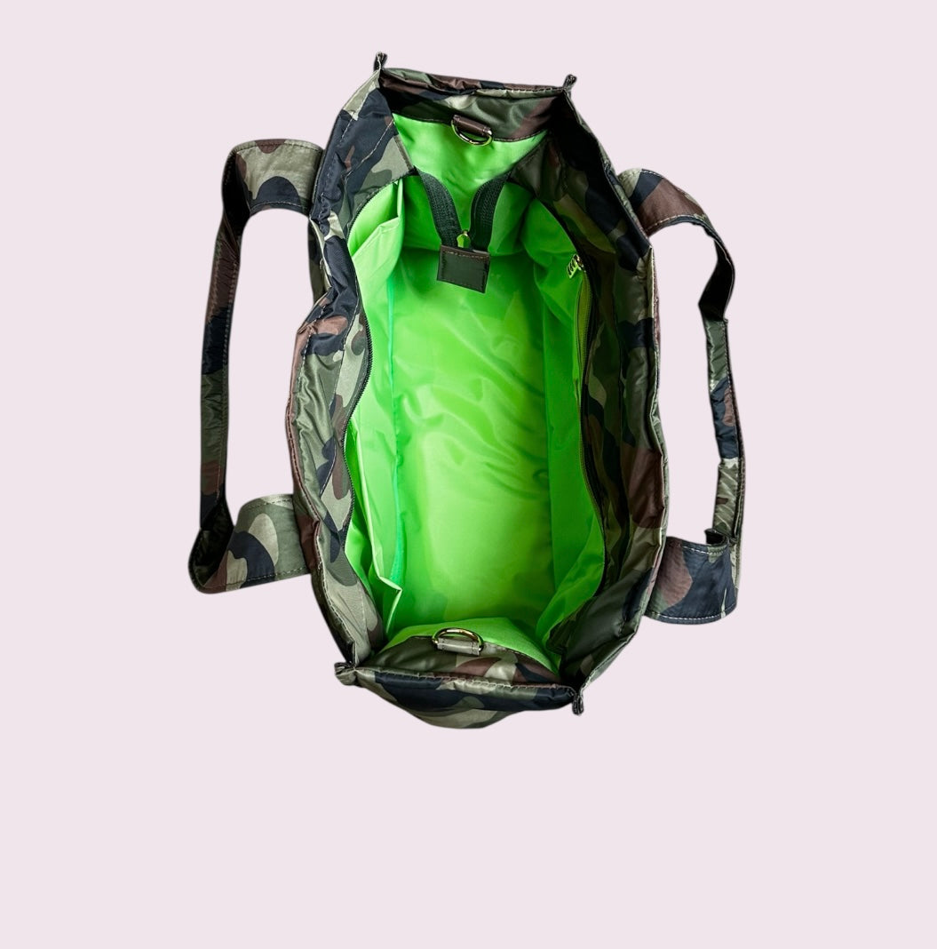 Bolsa TOTE de Nylon - Camuflada (forro verde limão)