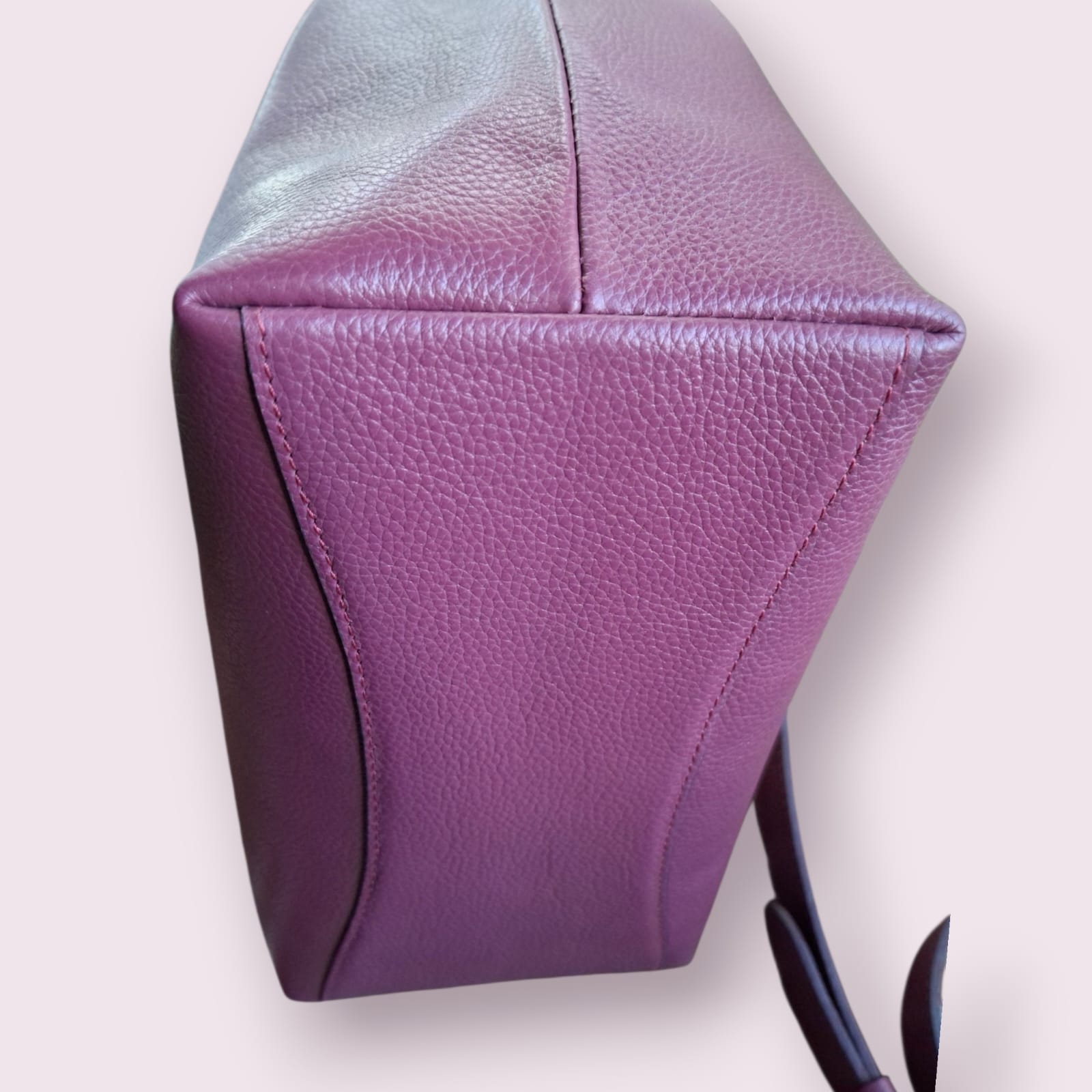 Bolsa Tulipa em Couro (Beterraba)