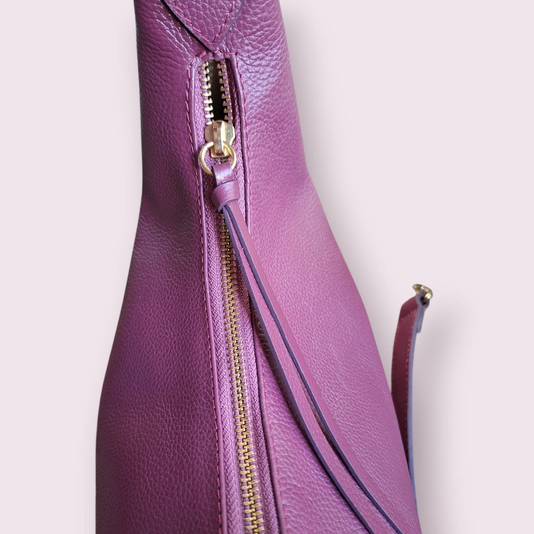 Bolsa Tulipa em Couro (Beterraba)