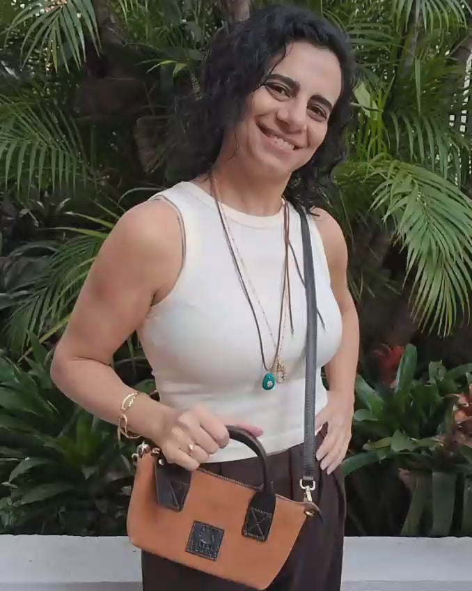 Bolsa Transversal de Camurça e Couro - Castanho com Café