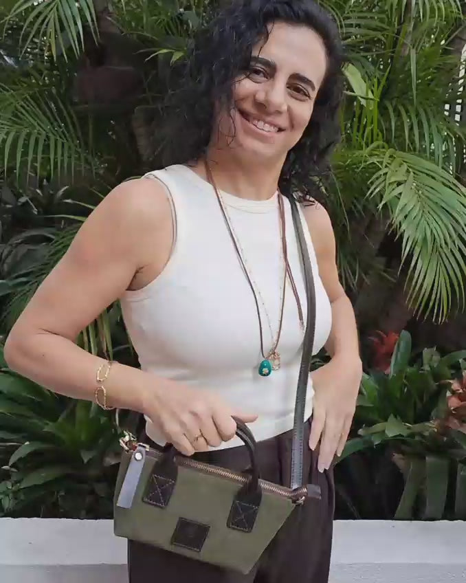 Bolsa Transversal de Camurça e Couro - Verde Oliva com Café